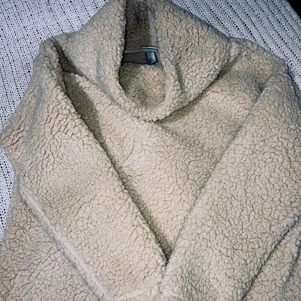 Cowl neck over-sized Sherpa